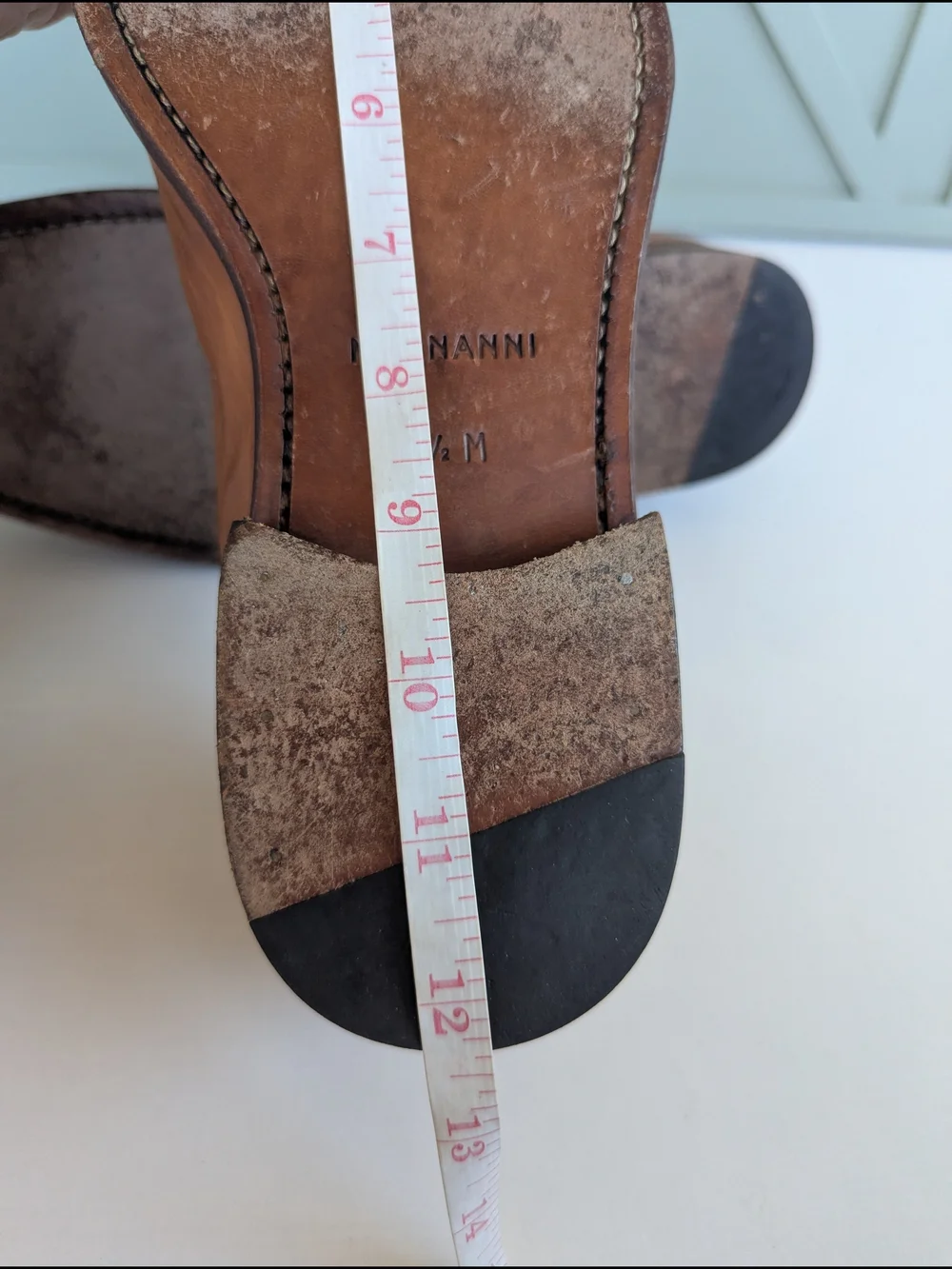 Magnanni Men's Tan Leather Cap-Toe Oxfords